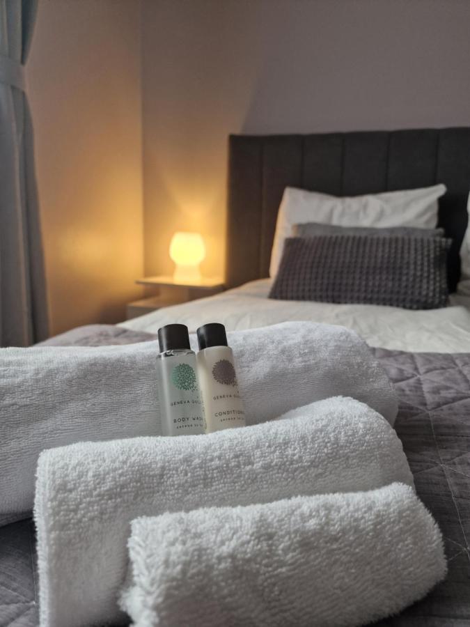 R&J Guesthouse Room Grindavik Bagian luar foto